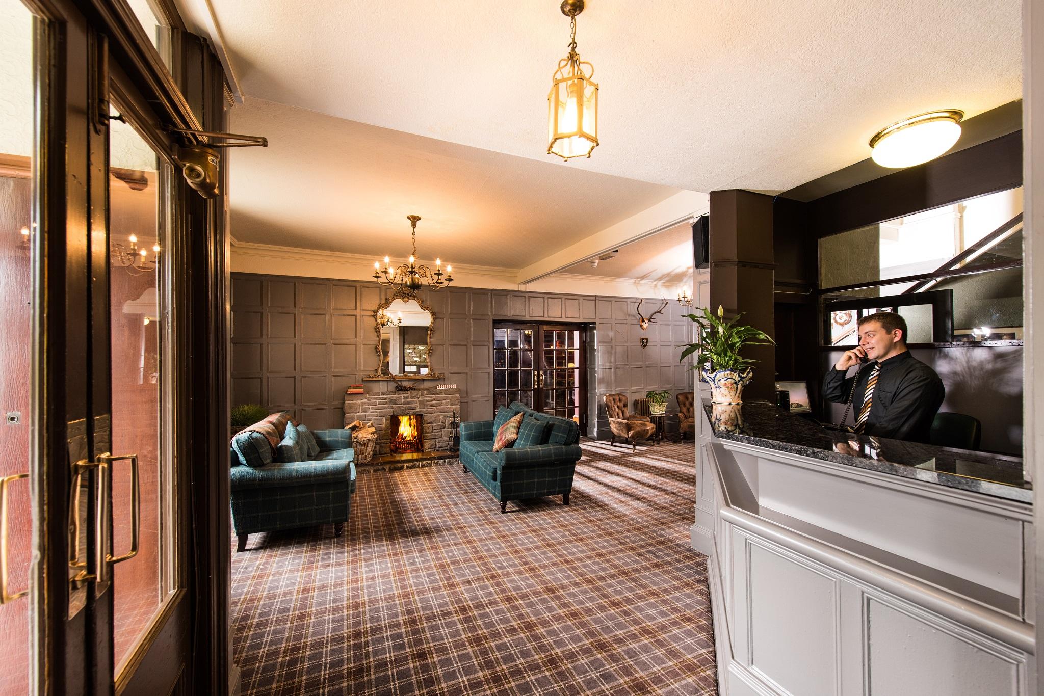 Balmoral Arms Otel Ballater Dış mekan fotoğraf